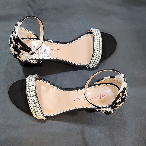 BRAND NEW BETSY JOHNSON LOW BLOCK-HEEL SANDAL - Picture 7 of 14